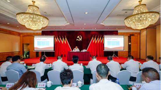 旅投集團任丁書記帶頭講授“不忘初心、牢記使命”主題教育專題黨課